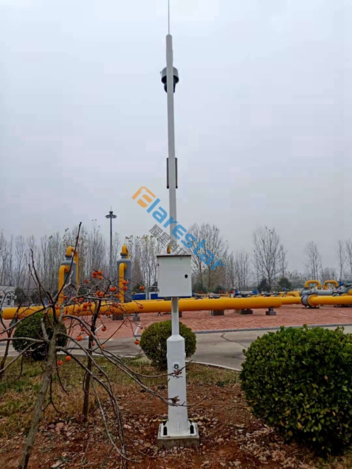 中国石油管线厂区可倾监控杆